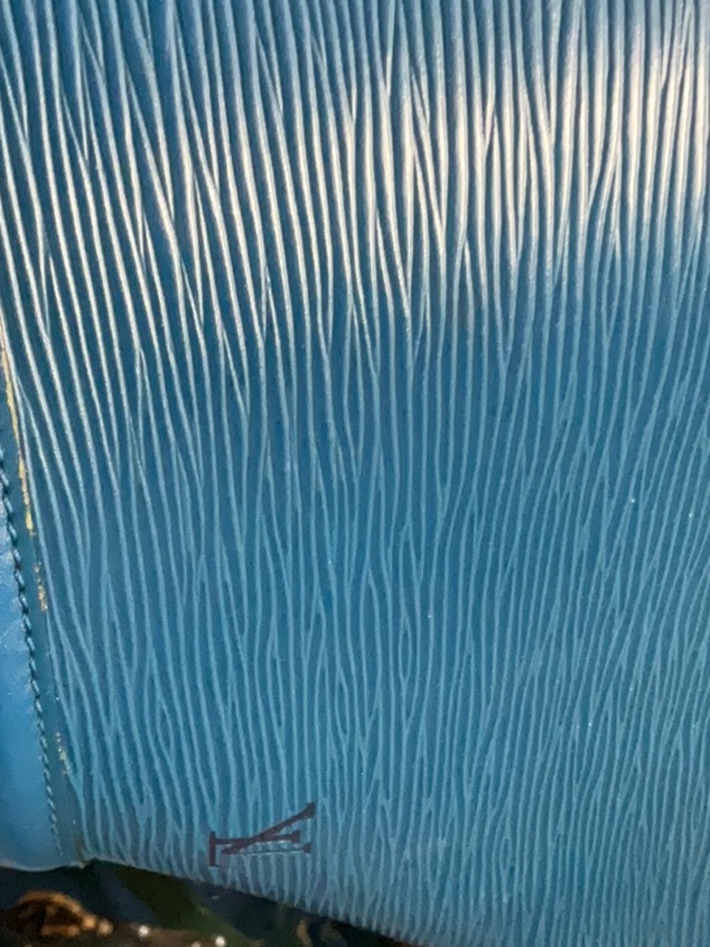 \ beautiful LV Jacques GM large size shoulder bag small crack at bottom on paint - Picture 3 of 7